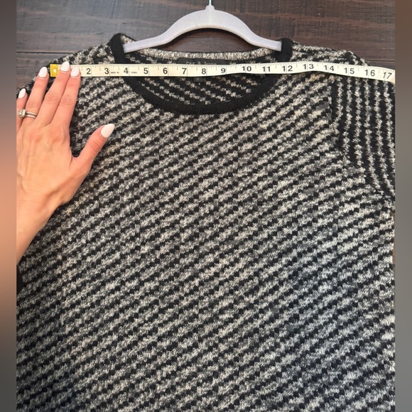 Rag & Bone 100% wool black white grey classic quiet luxury crew neck sweater - Picture 5 of 10
